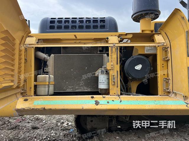 駕駛室頂部（整機外觀）