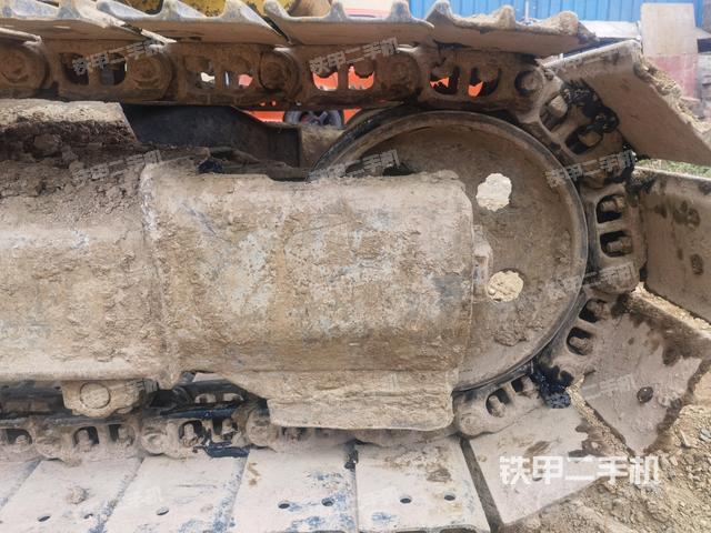 右側(cè)履帶整體?（行走機(jī)構(gòu)）