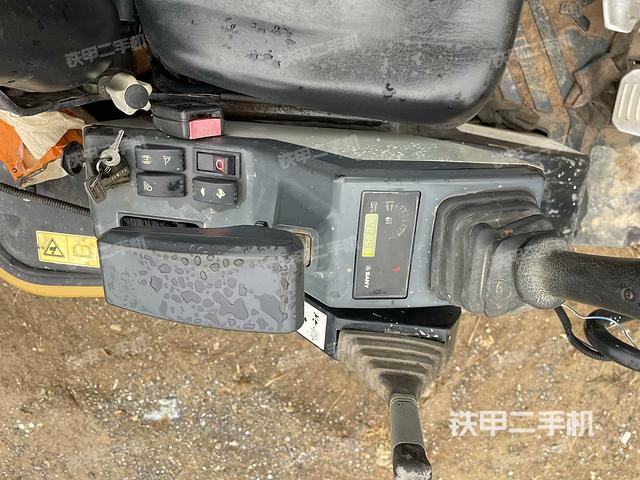 頂棚整體(駕駛室部分) 頂棚整體(駕駛室部分)