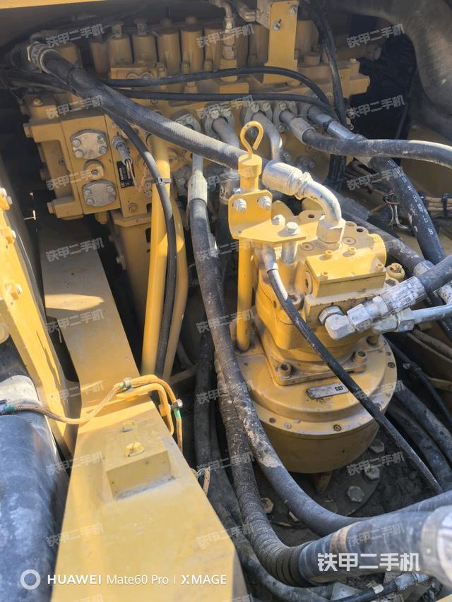 回轉(zhuǎn)馬達和主控閥（整機外觀）