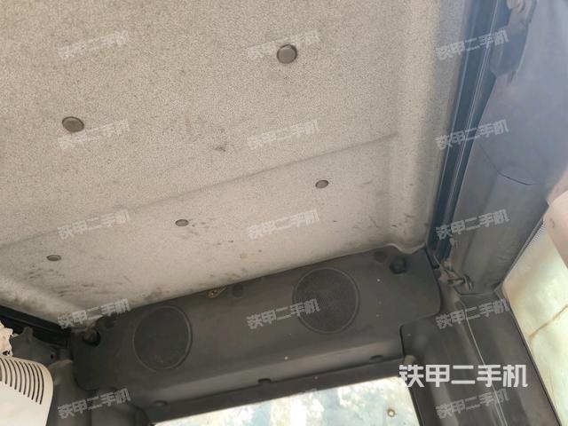 后窗玻璃角標（駕駛室部分）