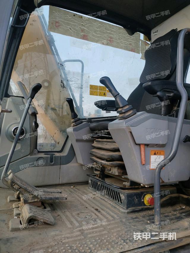 駕駛室正側(cè)（駕駛室部分）