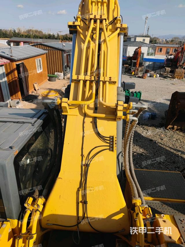 大臂背部俯视(工作和回转装置) 大臂背部俯视(工作和回转装置)