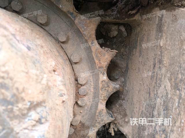 左側(cè)履帶整體?（行走機(jī)構(gòu)）