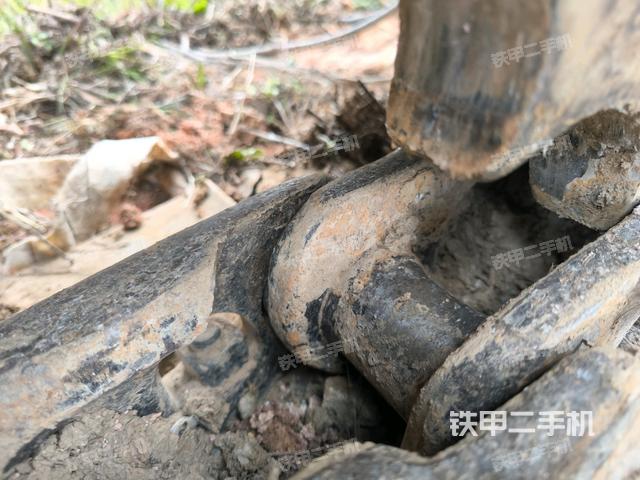 右側(cè)履帶整體?（行走機(jī)構(gòu)）