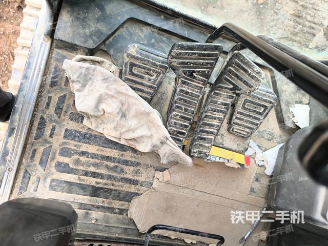 右側(cè)玻璃角標（駕駛室部分）