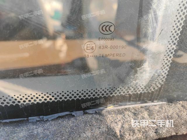 后窗玻璃角标(驾驶室部分) 后窗玻璃角标(驾驶室部分)