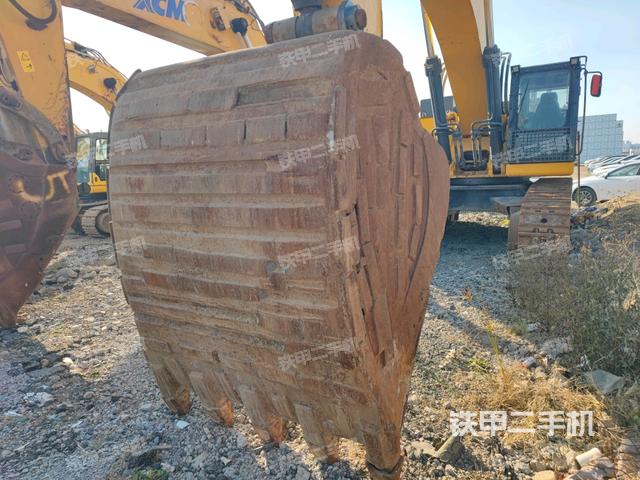 铲斗45度(工作和回转装置) 铲斗45度(工作和回转装置)