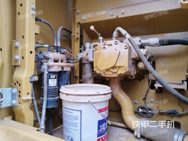 液壓泵艙室正面整體（整機(jī)外觀）