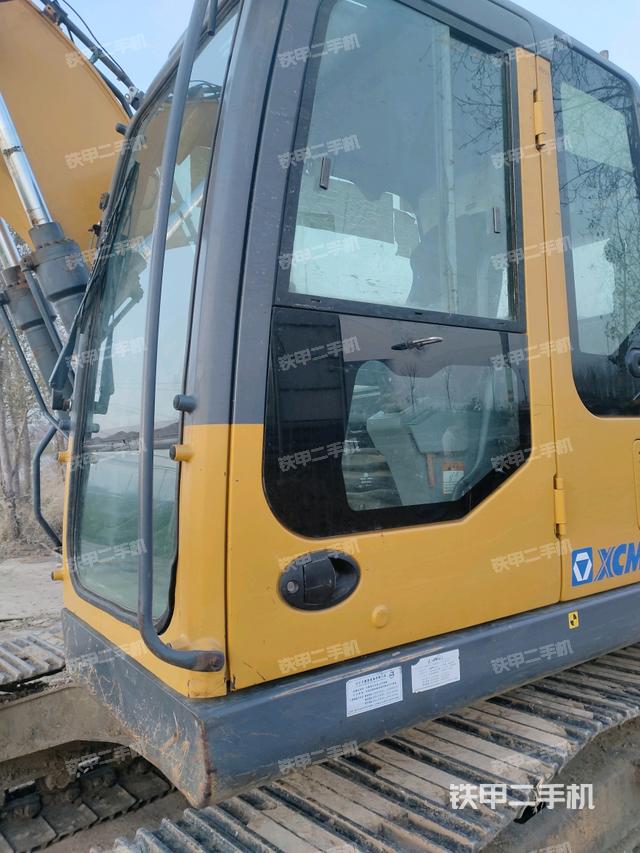 駕駛室左前45度（駕駛室部分）