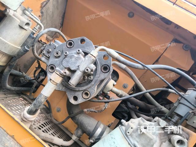 液壓泵斜45?右（大件艙室）