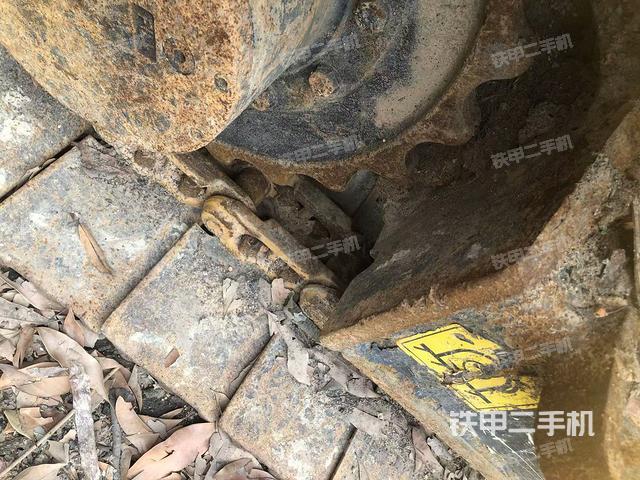 左驅(qū)動輪（行走機(jī)構(gòu)）