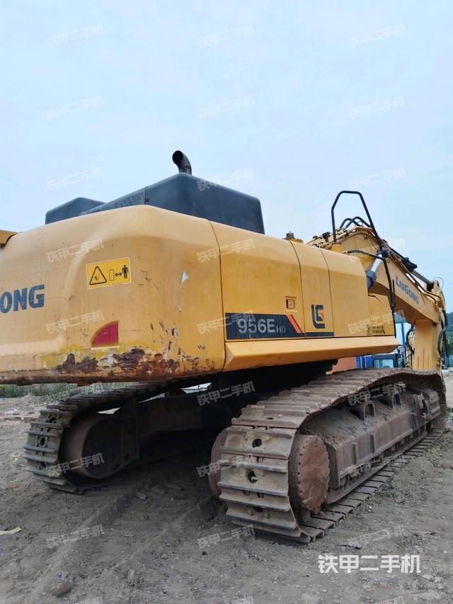 整機右后45°（整機外觀）