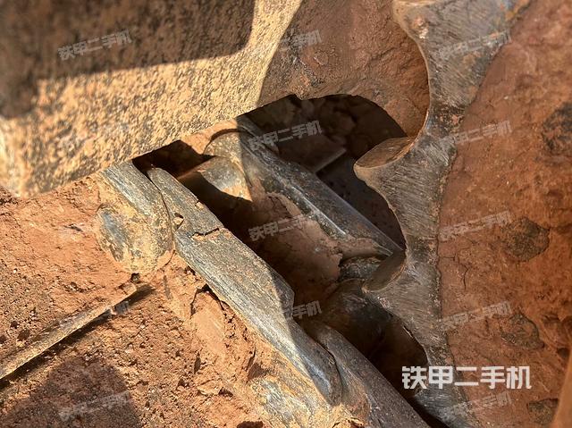 右側(cè)履帶整體（行走機構(gòu)）