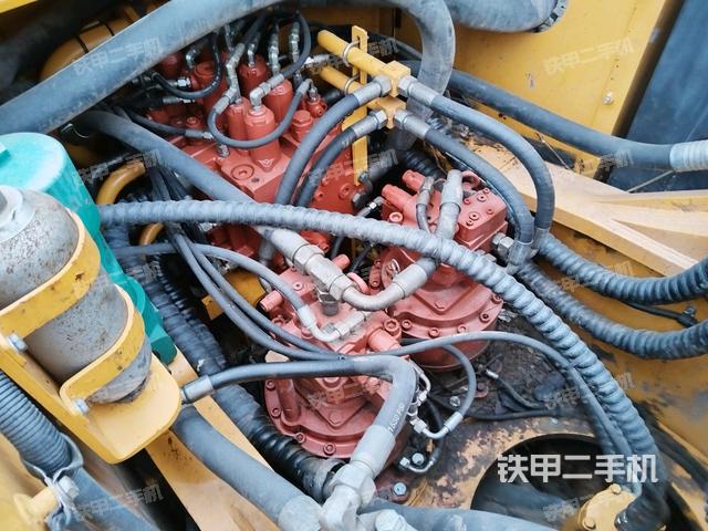 回轉(zhuǎn)馬達和主控閥（整機外觀）