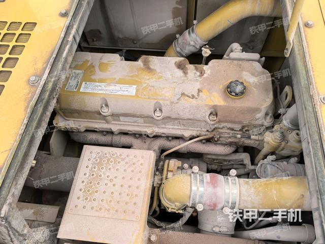 發(fā)動(dòng)機(jī)室（上車部件）