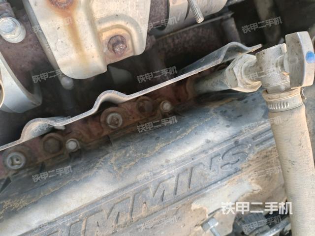 氣門(mén)室蓋螺絲特寫(xiě)（上車(chē)部件）