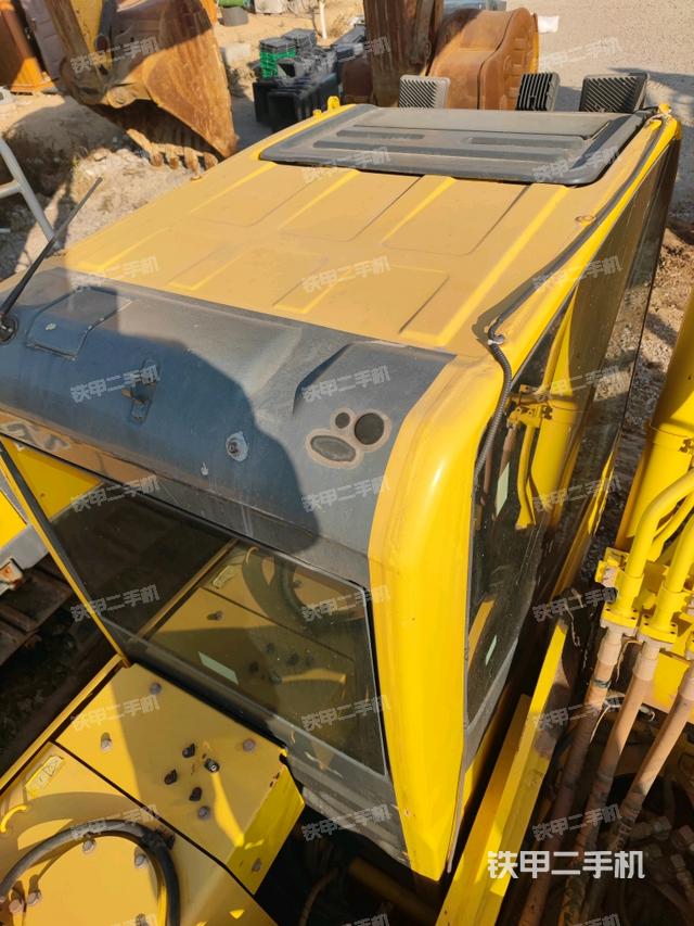 驾驶室顶部俯视(上车部件) 驾驶室顶部俯视(上车部件)