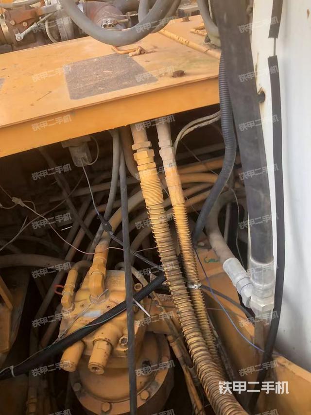 氣門室蓋螺絲特寫（上車部件）