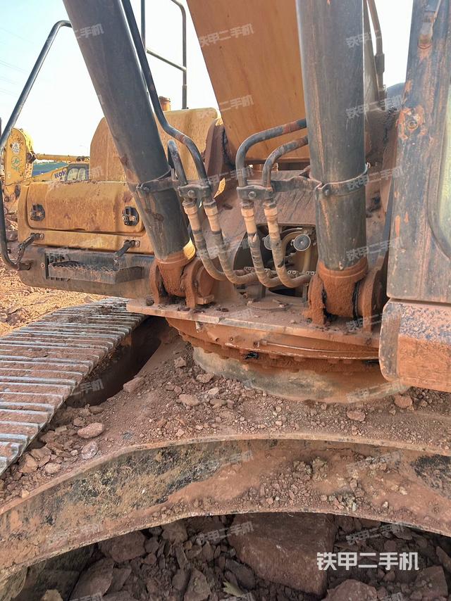 大臂油缸整體?豎拍（工作和回轉(zhuǎn)裝置）