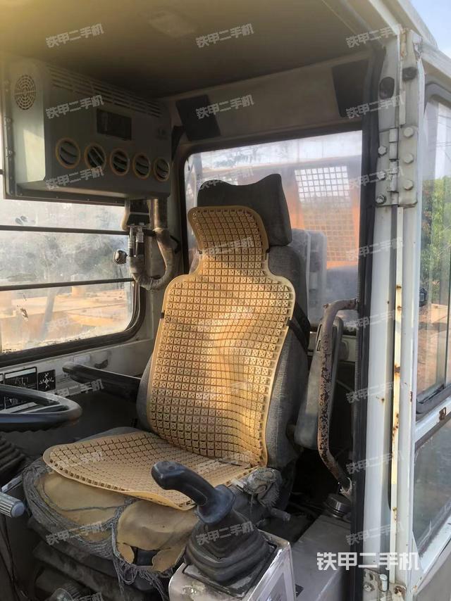 座椅后部（駕駛室部分）