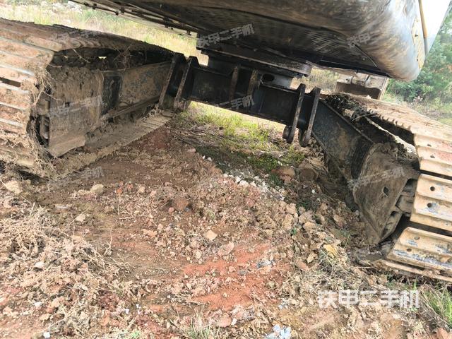 左驅(qū)動輪（行走機(jī)構(gòu)）