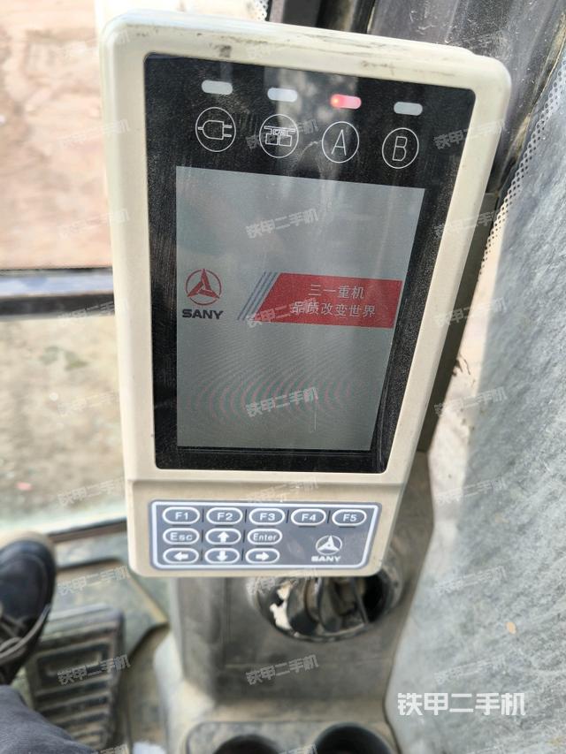 座椅左側(cè)控制臺/音響/含左手柄（駕駛室部分）