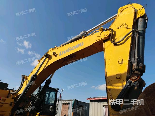 大臂整体 右侧(工作和回转装置) 大臂整体 右侧(工作和回转装置)