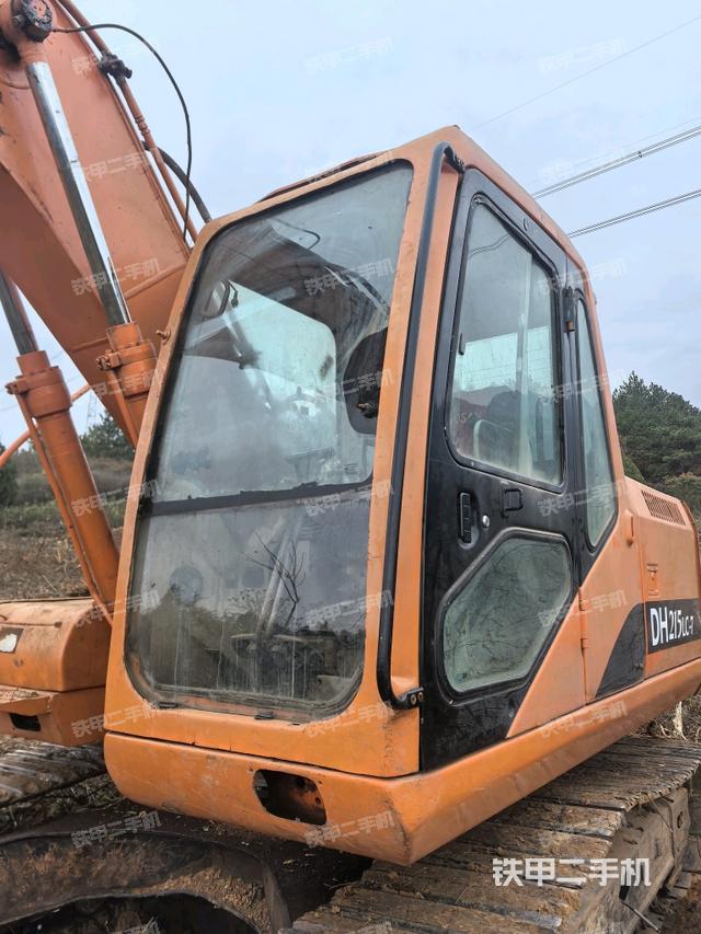 駕駛室左前45度（駕駛室部分）