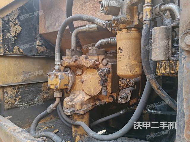 液壓泵斜45?左(大件艙室) 液壓泵斜45?左(大件艙室)
