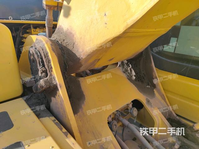 大臂根部 斜视(工作和回转装置) 大臂根部 斜视(工作和回转装置)