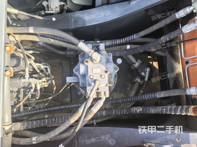 回转马达和主控阀（整机外观）