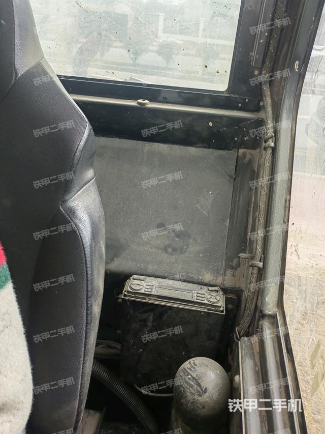 頂棚整體(駕駛室部分) 頂棚整體(駕駛室部分)