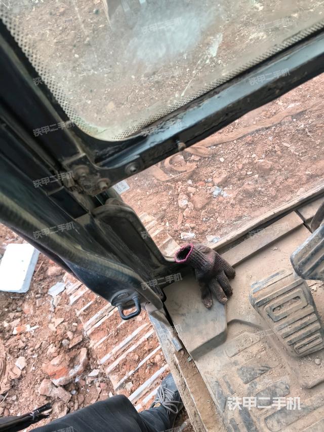 右側(cè)玻璃角標(biāo)（駕駛室部分）