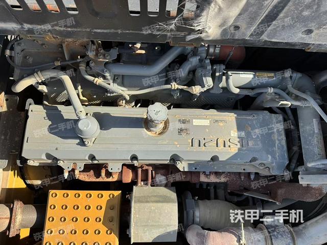 發(fā)動(dòng)機(jī)整體俯視(整機(jī)外觀) 發(fā)動(dòng)機(jī)整體俯視(整機(jī)外觀)