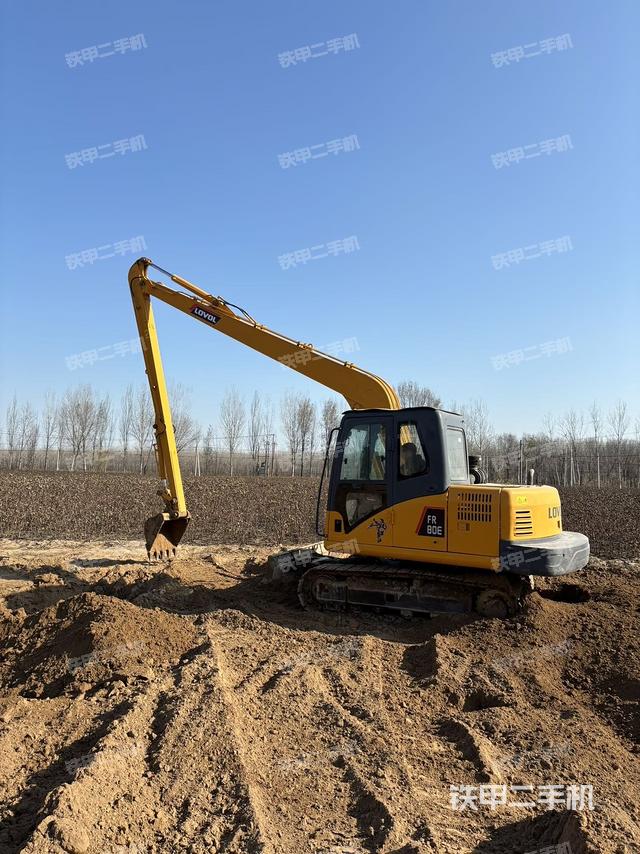 駕駛室整體（整機外觀）