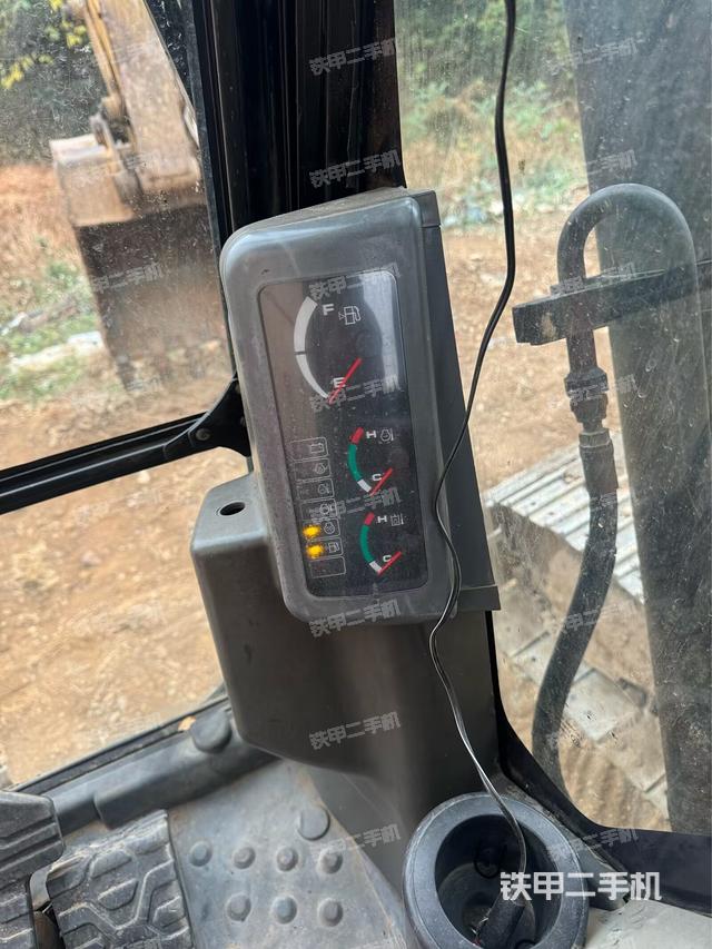 后窗玻璃角標(biāo)（駕駛室部分）