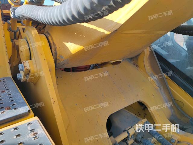 大臂根部 斜视(工作和回转装置) 大臂根部 斜视(工作和回转装置)