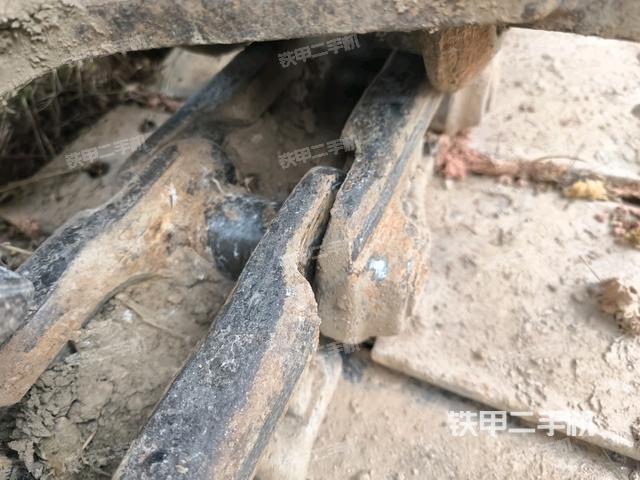 左導(dǎo)向輪（行走機(jī)構(gòu)）