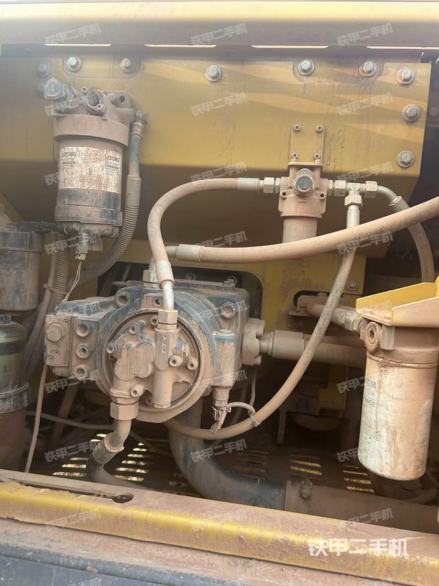 液壓泵斜45?左（大件艙室）