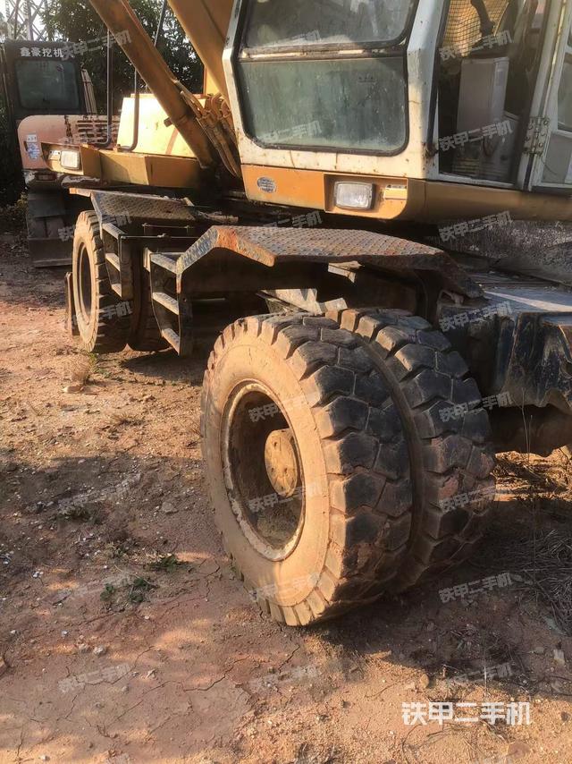 左側(cè)履帶整體?（行走機構(gòu)）