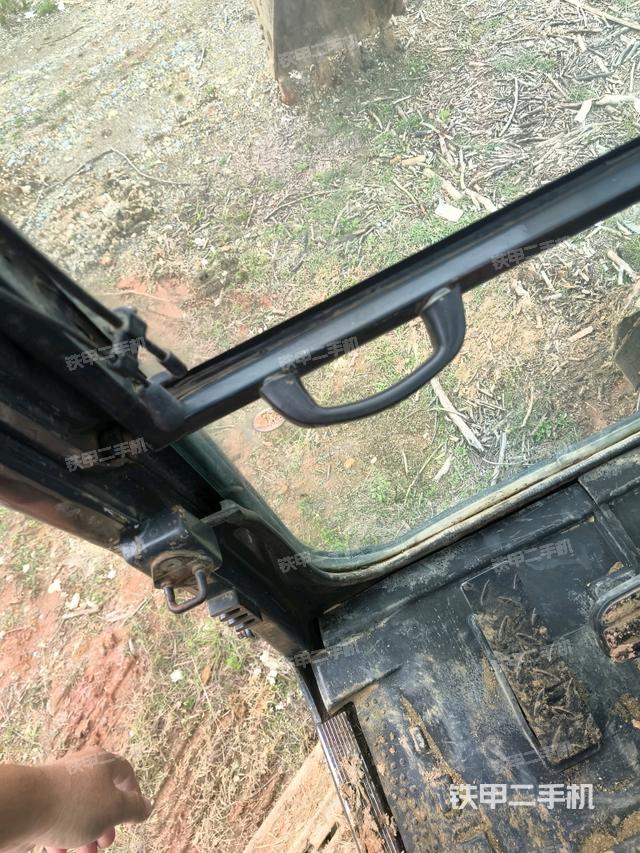 后窗玻璃角標(biāo)（駕駛室部分）