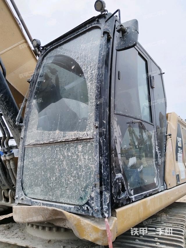 駕駛室整體（整機外觀）