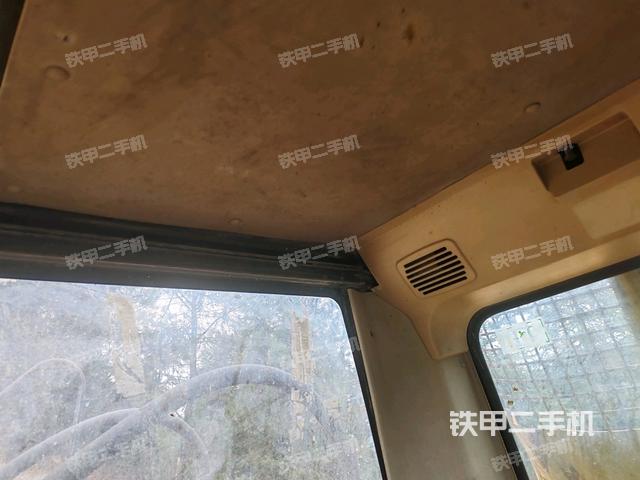 座椅右側(cè)控制臺(tái)/鑰匙門/油門/含右手柄(駕駛室部分) 座椅右側(cè)控制臺(tái)/鑰匙門/油門/含右手柄(駕駛室部分)