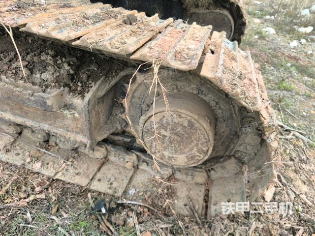 右驅(qū)動輪（行走機(jī)構(gòu)）