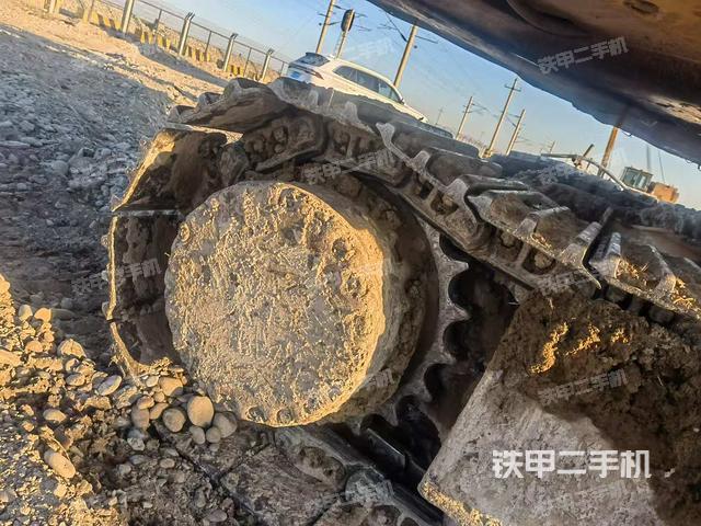 單側(cè)履帶整體（整機(jī)外觀）