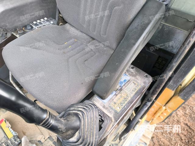 駕駛室左前45度（駕駛室部分）