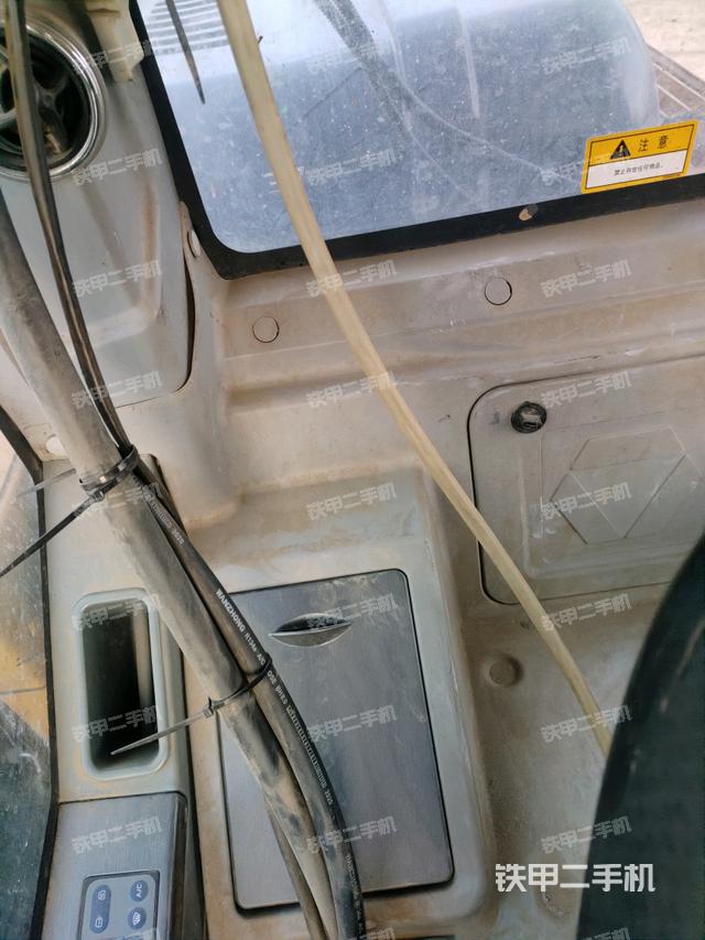 后窗玻璃角標(biāo)（駕駛室部分）