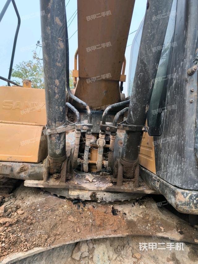 大臂油缸整體?豎拍（工作和回轉(zhuǎn)裝置）