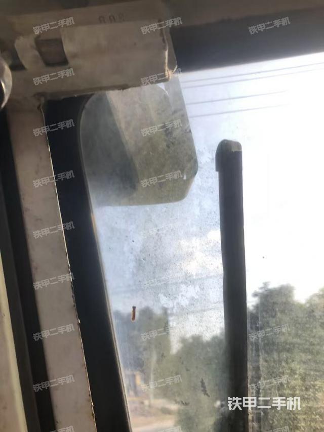 座椅右側(cè)控制臺/鑰匙門/油門/含右手柄（駕駛室部分）